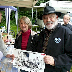 Hartwig (r) mit seiner Frau und Hall of Famer Dieter Schadowski