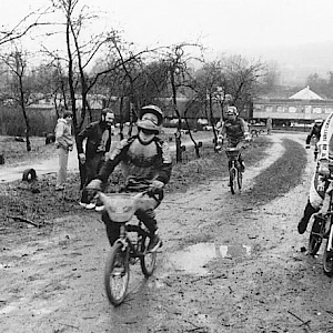 Crossing the finish line in Remagen. Uli as usual in SE