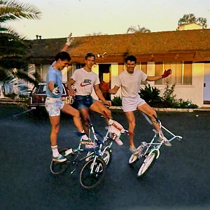 Triple poser in the USA 1984