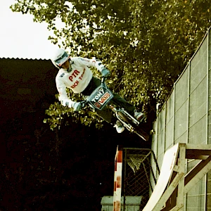 First airs on the quarterpipe. Check the old PTR jersey