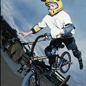 Nosepick trickery in Moreno Valley, 1995