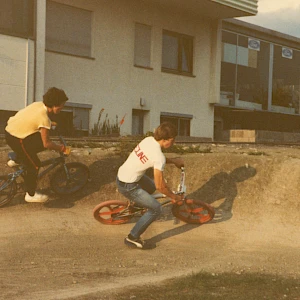 Rainer ahead of Matthias Schönleber on the BMX track in Magstadt 1983